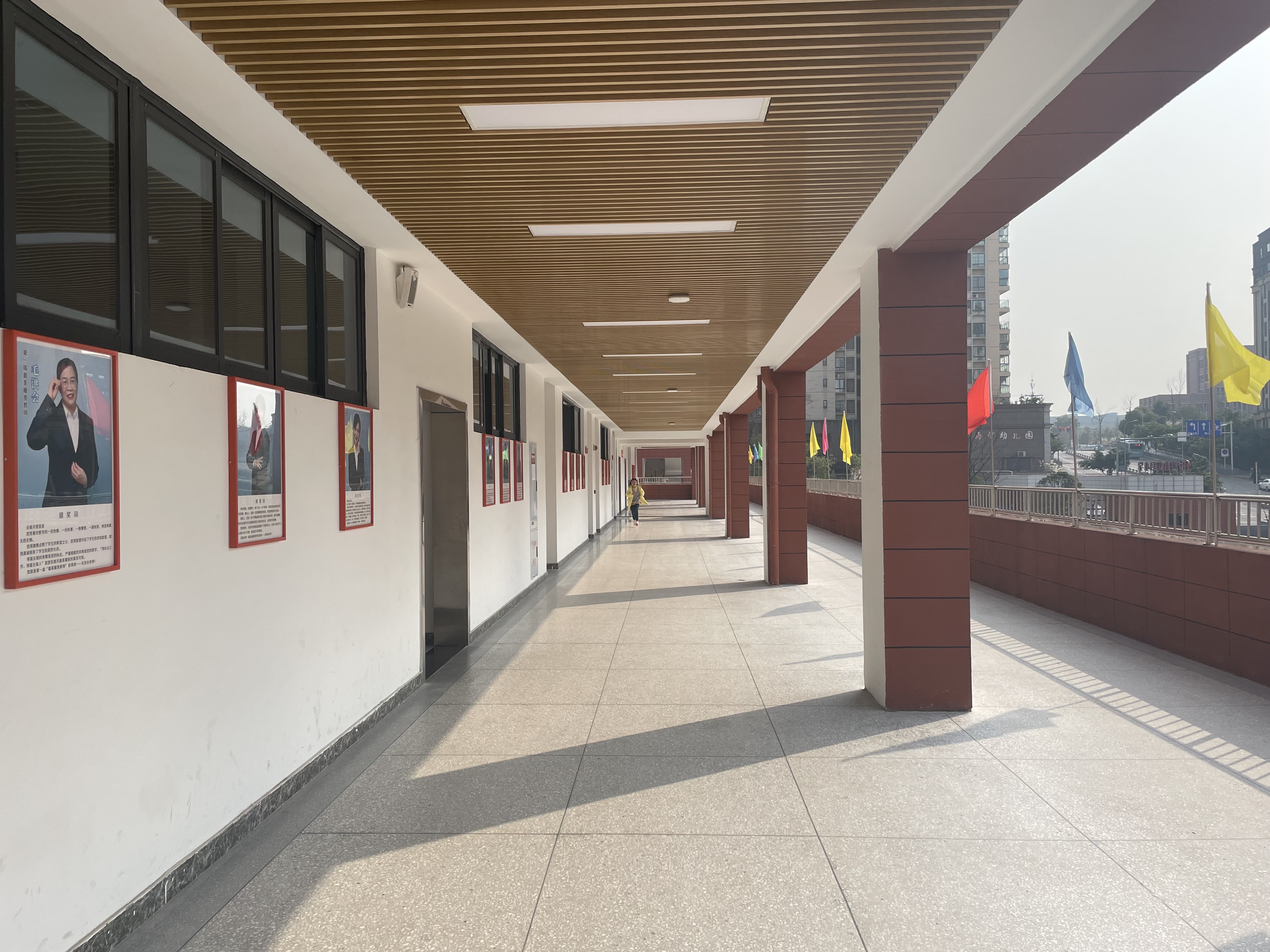 教學(xué)樓走廊.JPG